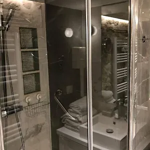 Appartamento Loft Nazareth Quartier Du Marais, Parigi